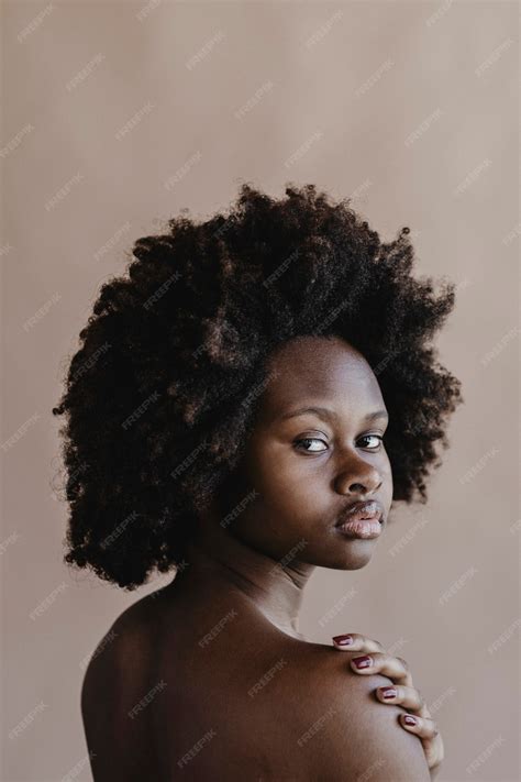 Sur Freepik, vous pouvez trouver & télécharger les Femmes Noires Nues photos les plus populaires. N'oubliez pas que ces images de haute qualité peuvent être librement utilisées à des fins commerciales. Découvrez plus de 1 millions de photos libres de droits